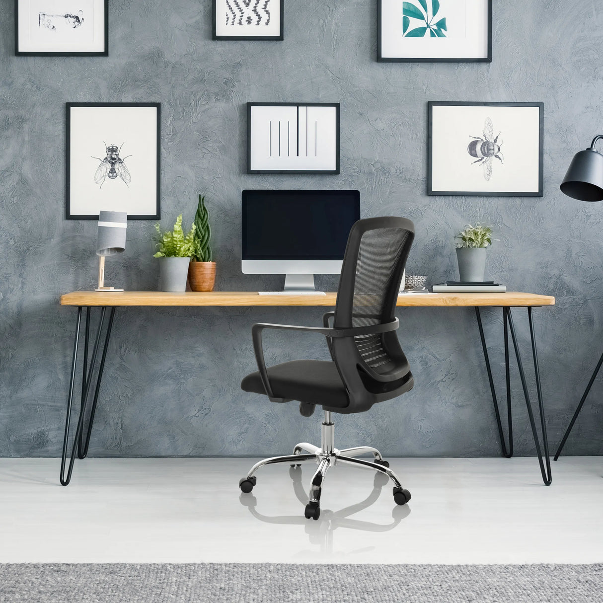 Homeoffice-Bürostuhl STAR-TEC S in Schwarz mit Netzrückenlehne und Rollen von hjh OFFICE