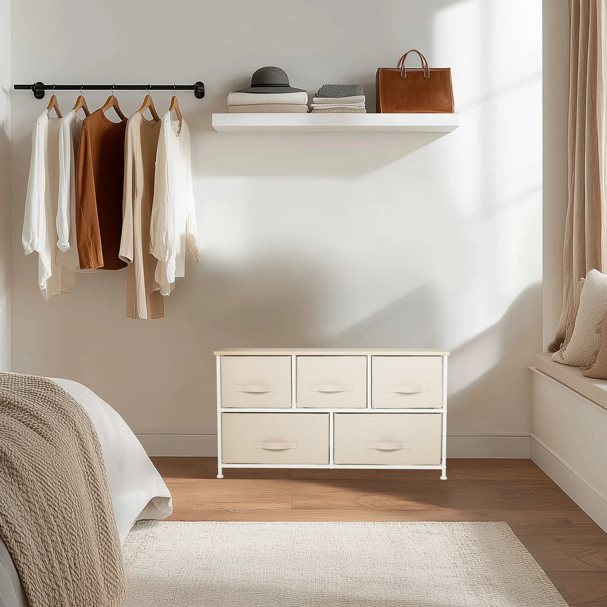 Beige Kommode FOLDAR mit fünf Schubladen und schlichten Griffen von hjh LIVING