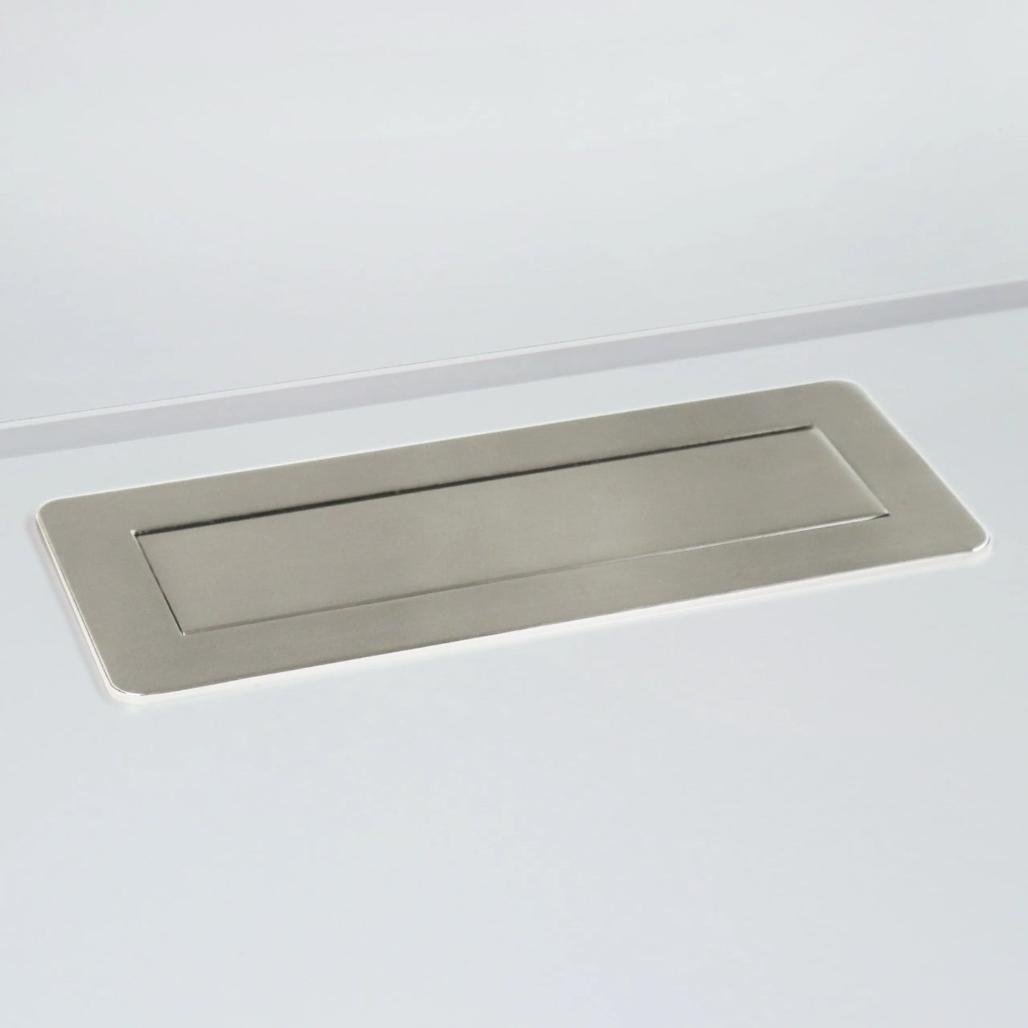 Aluminium-Einbaubox der Steckdosenleiste ELDUSB1 aus dem Zubehör von hjh OFFICE PRO