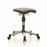 Schwarzer Drehhocker BALANCE 20 mit gepolsterter Sitzfläche und Fußkreuz mit fünf Rollen von Topstar – 360-Grad-Ansicht (schräge Frontansicht 40°)