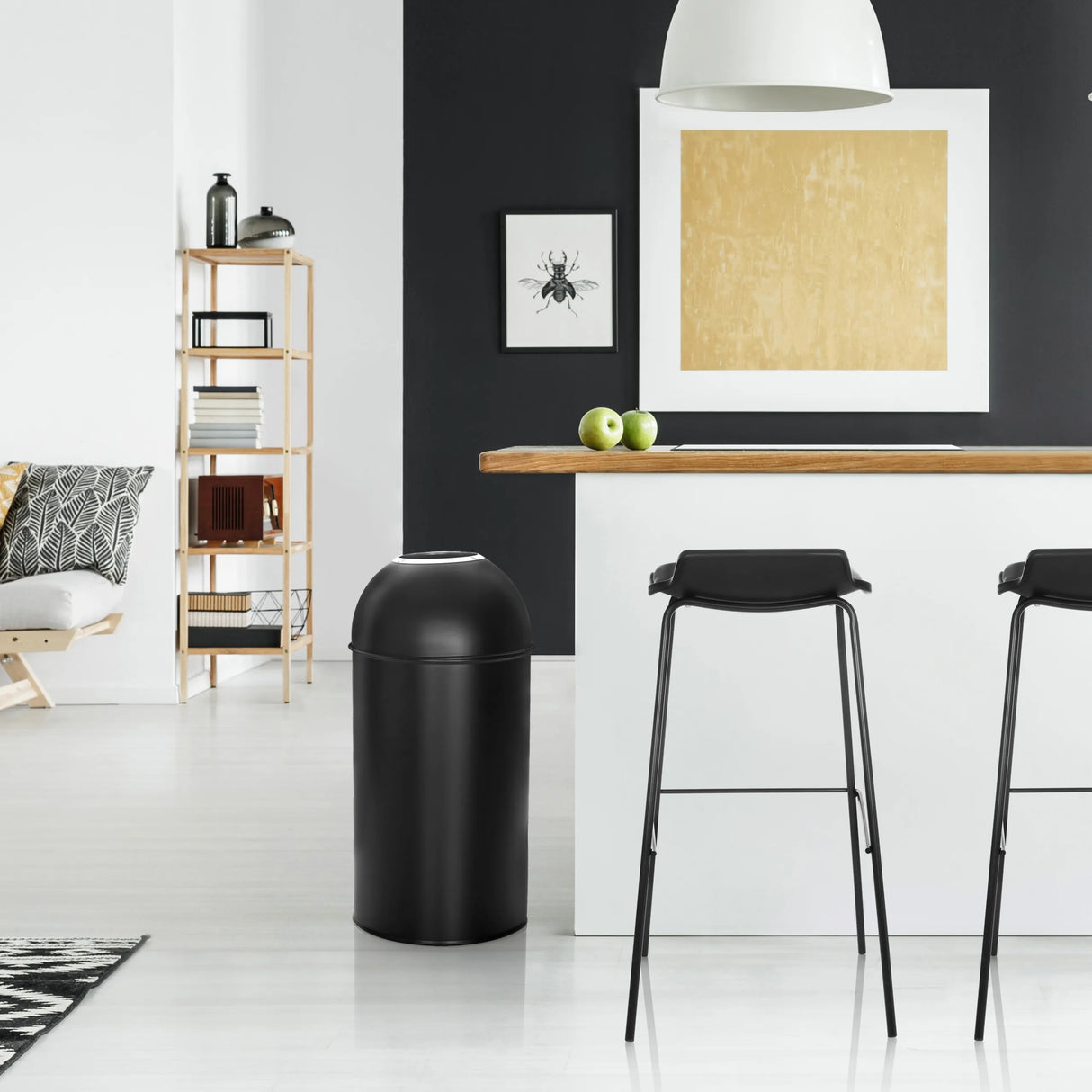Schwarzer Mülleimer CLEAN OR 50 mit einem Fassungsvermögen von 50 Litern von hjh OFFICE
