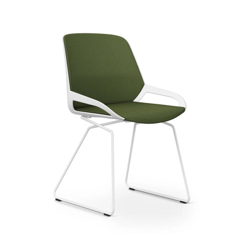 Besucherstuhl AERIS NUMO COMFORT W mit farngrünem Stoffbezug und weißem Kufengestell von Aeris - Impulsmöbel