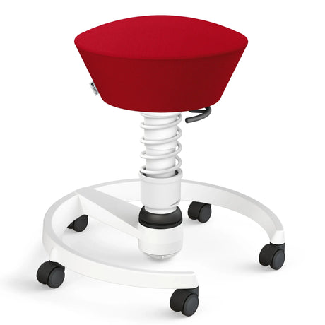 Swopper AERIS SWOPPER MIT ROLLEN mit roter Sitzfläche und weißem Gestell auf Rollen von Aeris - Impulsmöbel