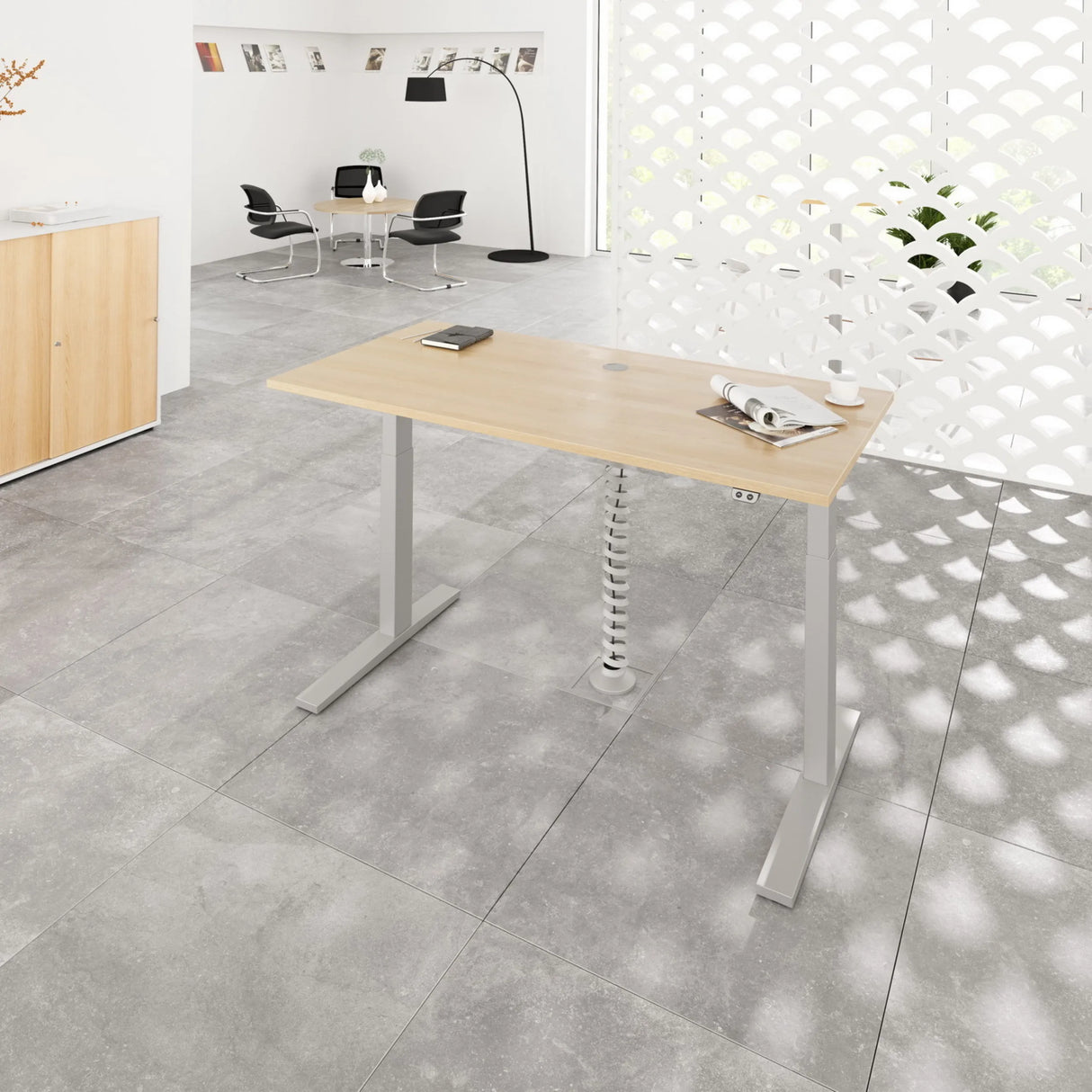 Elektrisch höhenverstellbarer Schreibtisch XMKA 19 S in Asteiche mit einer Fläche von 180 × 80 cm von hjh OFFICE PRO