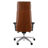 Rückseite des Chefsessels MOON WOOD HD mit Walnussholz-Optik, schwarzen Armlehnen und fünfarmigem Fußkreuz von Grospol