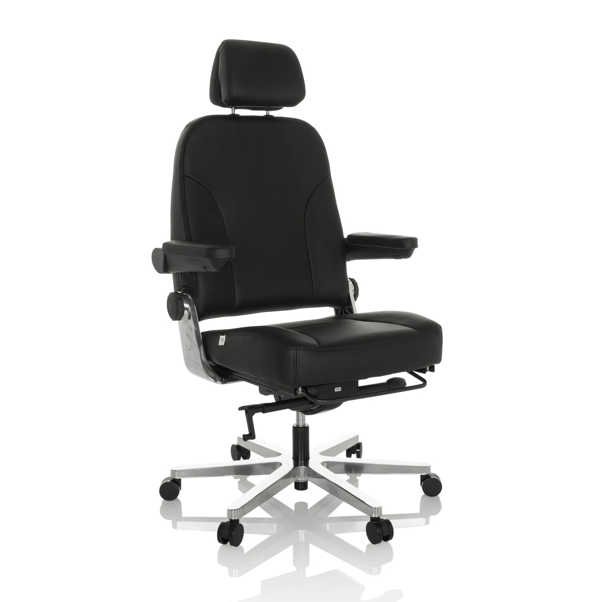 Schwarzer XXL Drehstuhl 24 HOURS F aus Leder mit Kopfstütze und Fußkreuz mit fünf Rollen von hjh OFFICE – 360-Grad-Ansicht (schräge Frontansicht 30°)
