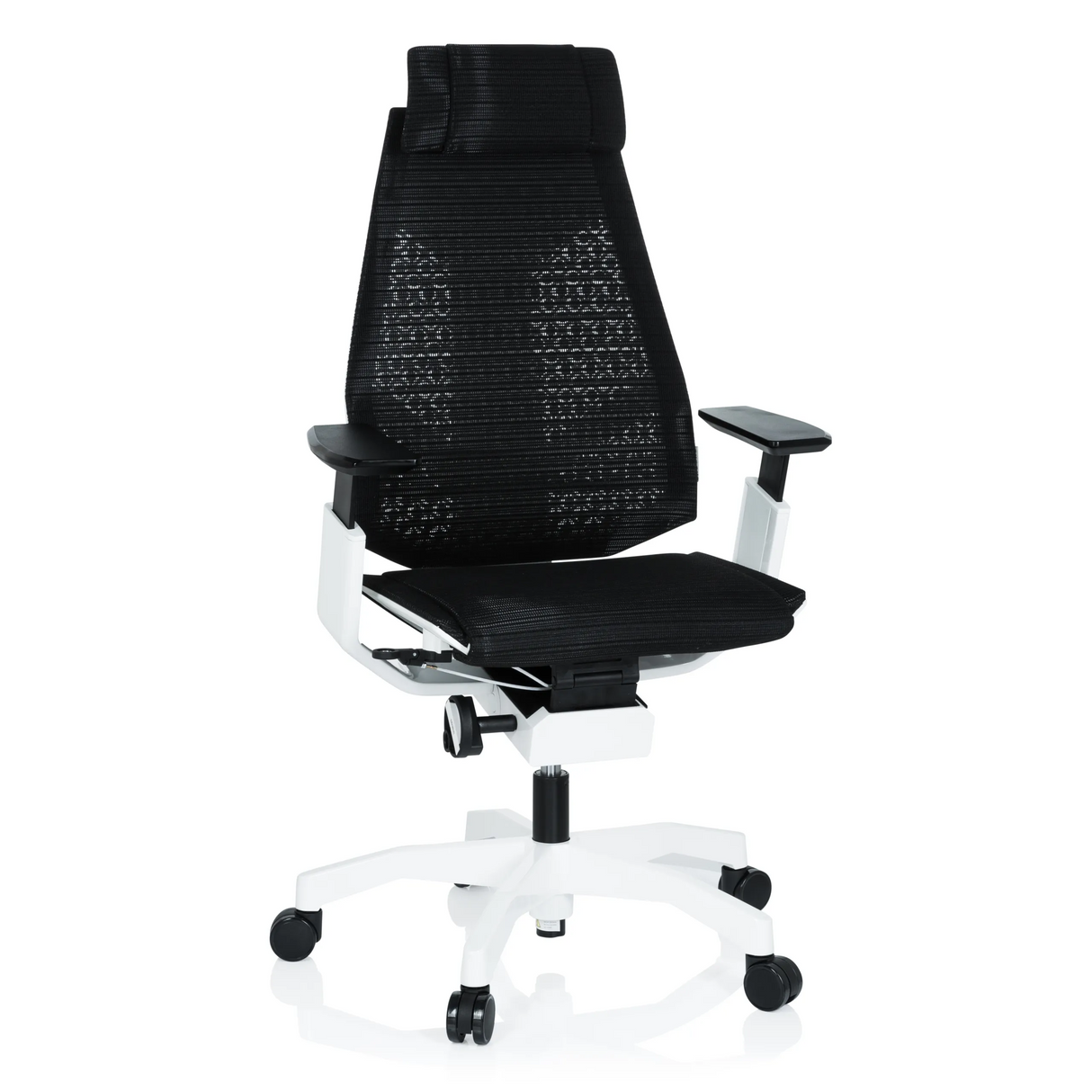 Schwarzer High-End-Bürostuhl GENIDIA PRO WHITE mit Netzrücken und weißem Fußkreuz mit fünf Rollen von hjh OFFICE – 360-Grad-Ansicht (Frontansicht 20°)