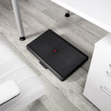 Schwarze Fußablage PIEDINO STRIPE PRO mit gerippter Oberfläche und rotem Knopf von hjh OFFICE