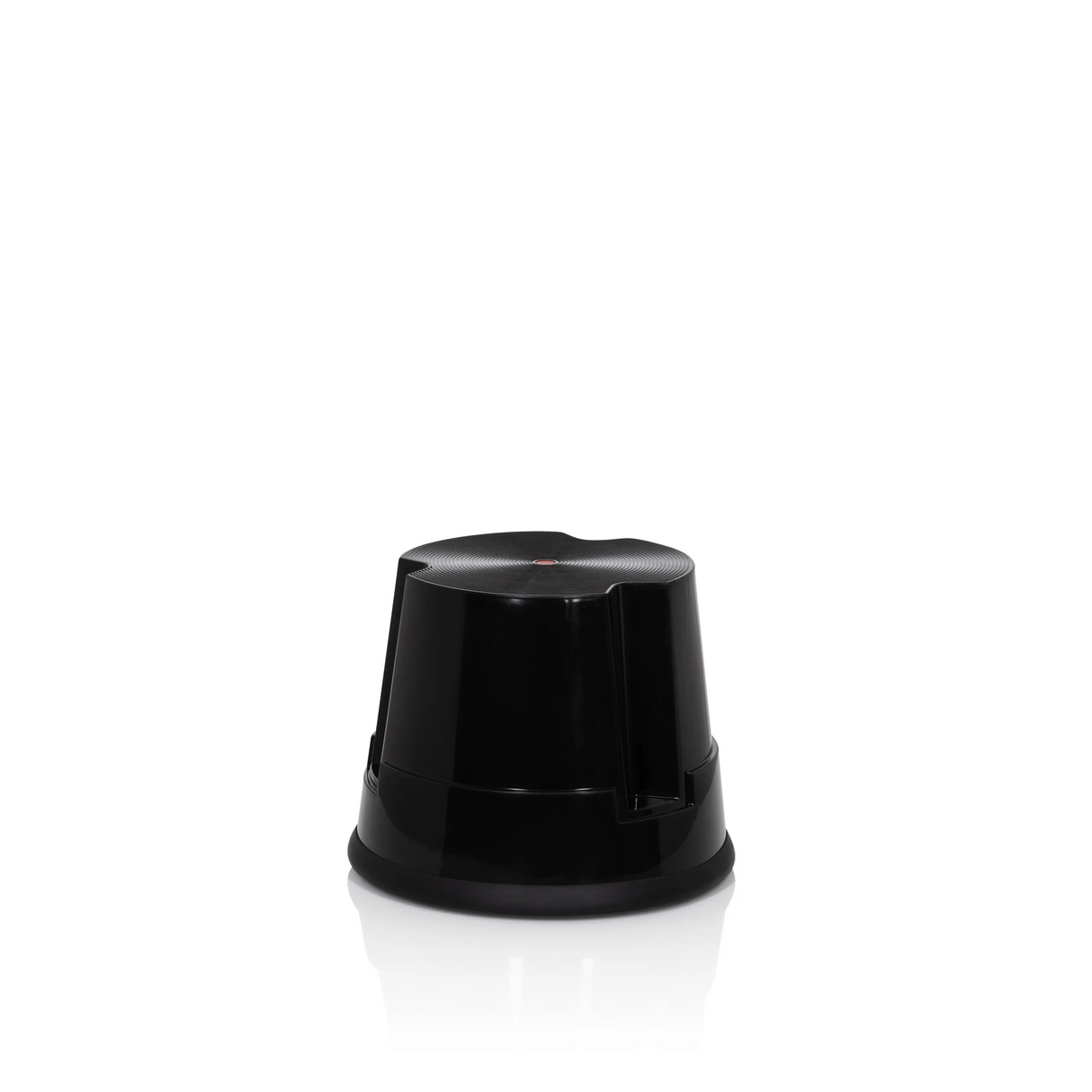 Schwarzer Tritthocker TIO-S mit rutschfester Oberfläche von hjh OFFICE – 360-Grad-Ansicht (schräge Frontansicht 40°)