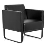 Schwarzer Polstersessel BALI BLACK mit Armlehnen und einem Gestell von hjh OFFICE – 360-Grad-Ansicht (schräge Frontansicht 40°)