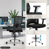 Höhenverstellbare Armlehnen und Sitzhöhe des Arbeitsstuhls Top Work 44 von hjh OFFICE (KI-generiertes Bild)