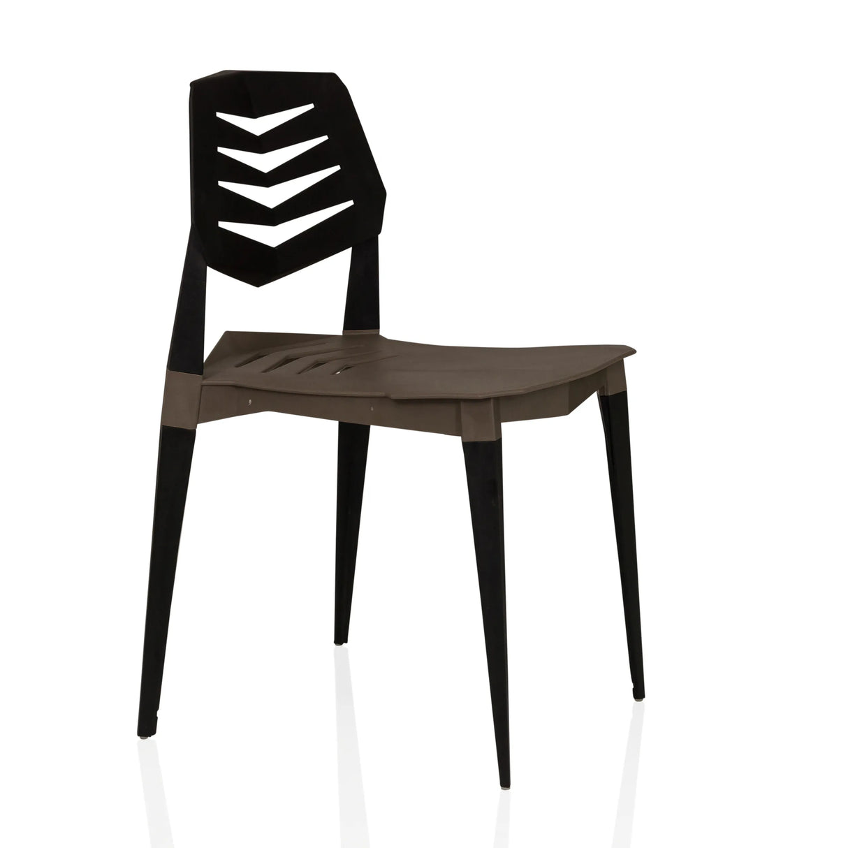 Braun-schwarzer Outdoor-Stuhl Flecharo mit durchbrochener Rückenlehne von hjh LIVING – 360-Grad-Ansicht (schräge Frontansicht 60°)