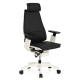 Schwarzer High-End-Bürostuhl GENIDIA PRO WHITE aus Leder mit weißem Fußkreuz und fünf Rollen von hjh OFFICE – 360-Grad-Ansicht (schräge Frontansicht 40°)