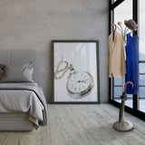 Garderobenständer SPACE in Silber mit Kleiderbügeln und einem Regenschirm in einem modern gestalteten Raum von hjh OFFICE