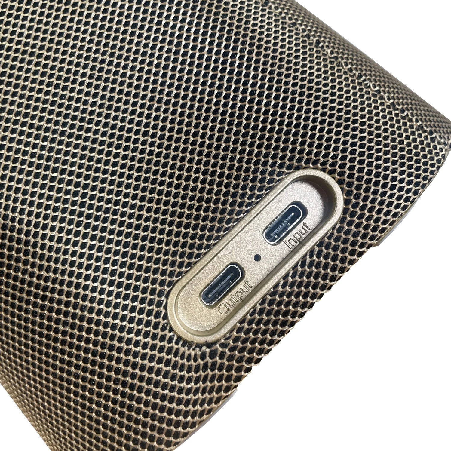USB-C-Anschlüsse für Input und Output des Schminkspiegels Glamlody in Gold von hjh OFFICE