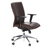 Dunkelbrauner Luxus-Chefsessel MURANO 10 mit Armlehnen und Fußkreuz mit fünf Rollen von hjh OFFICE – 360-Grad-Ansicht (schräge Frontansicht 60°)