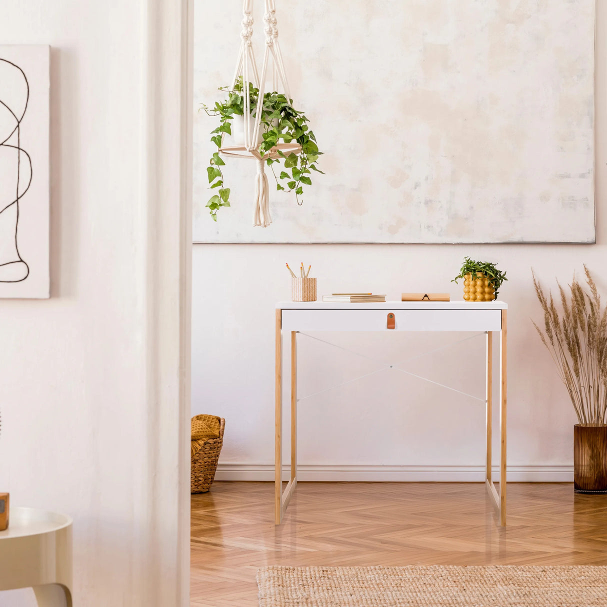Weißer Schreibtisch TAROLO II mit Maßen 80 x 42 cm und hellen Holzbeinen von hjh LIVING