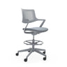 Grauer Counterstuhl FLEX CHAIR C mit Netzrückenlehne und Fußring auf Rollen von Bosen Europe
