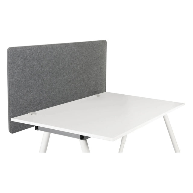 Graue Tischtrennwand FLEXMIUT 3D mit rechteckiger Form auf einem weißen Schreibtisch von hjh OFFICE