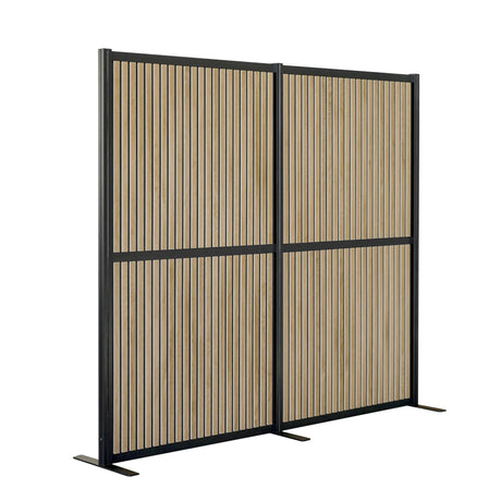 Trennwand FLEXMIUT MODUL mit braunen Holzlamellen und schwarzem Metallrahmen von hjh OFFICE
