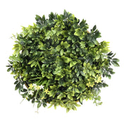 Grüne Pflanzenmatte LEAFLUXE WALL 2 mit dichtem Blattwerk und kleinen weißen Blüten von hjh LIVING