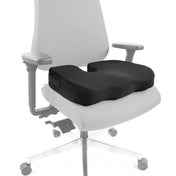 Schwarzes Sitzkissen MEDISIT II mit ergonomischer Aussparung auf einem Bürostuhl von hjh OFFICE