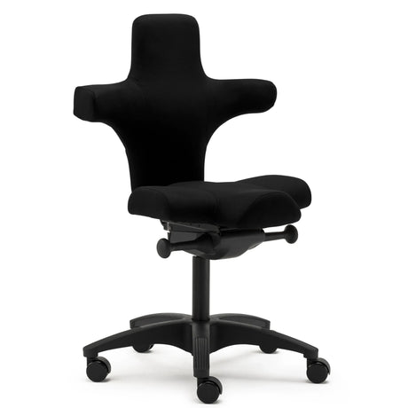 High-End-Bürostuhl PICASSO mit schwarzem Bezug und markanter Rückenlehnenform von Sitwell Steifensand