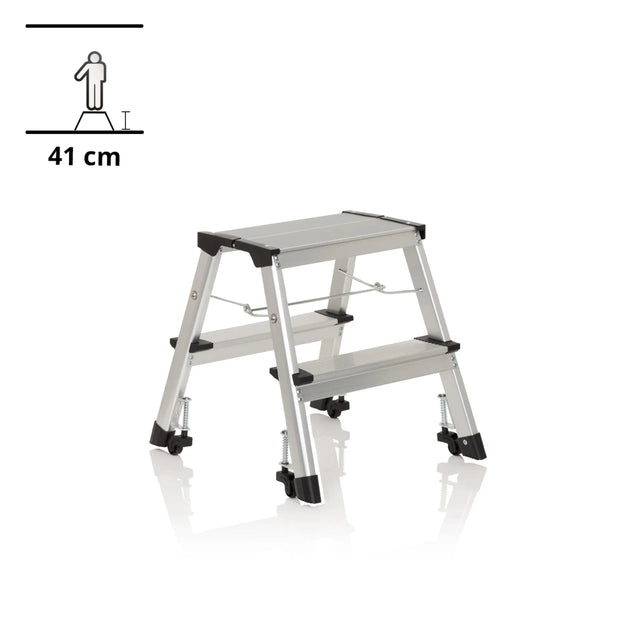 Zweistufige Klappleiter SOLID VI aus silbernem Aluminium mit schwarzen Gummifüßen von hjh OFFICE