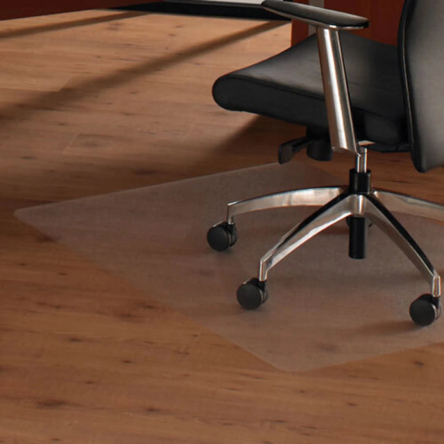 Rechteckige Bodenschutzmatte ULTIMAT aus transparentem Polycarbonat auf einem Holzfußboden von Floortex